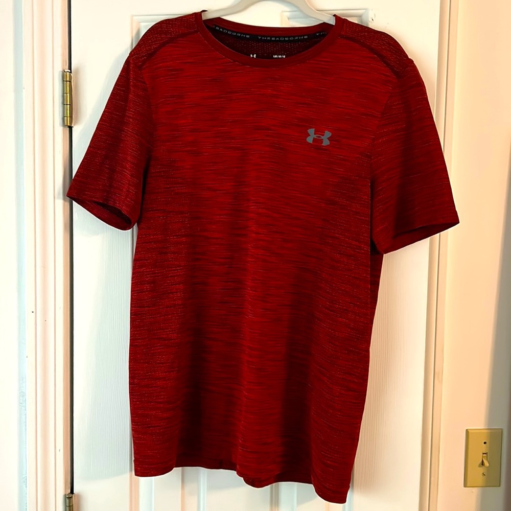 Under Armor MEN’s athletic shirt LARGE